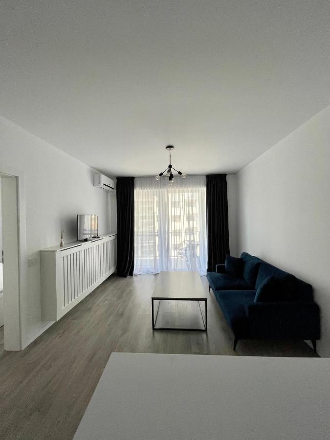 Cozy 1 Bedroom Apartment Орадеа Екстериор снимка